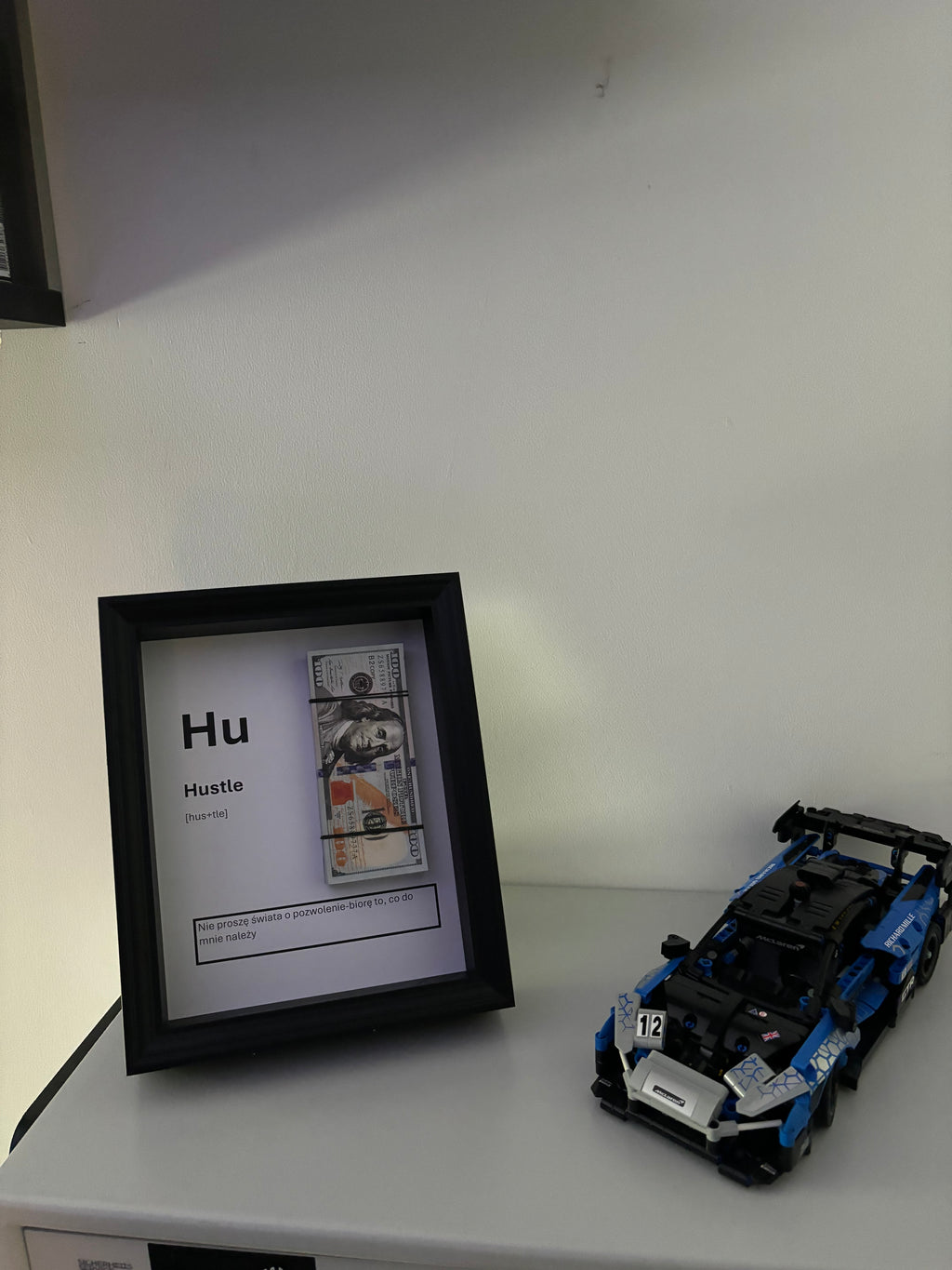 Royal Art No.07 – Hu-Hustle